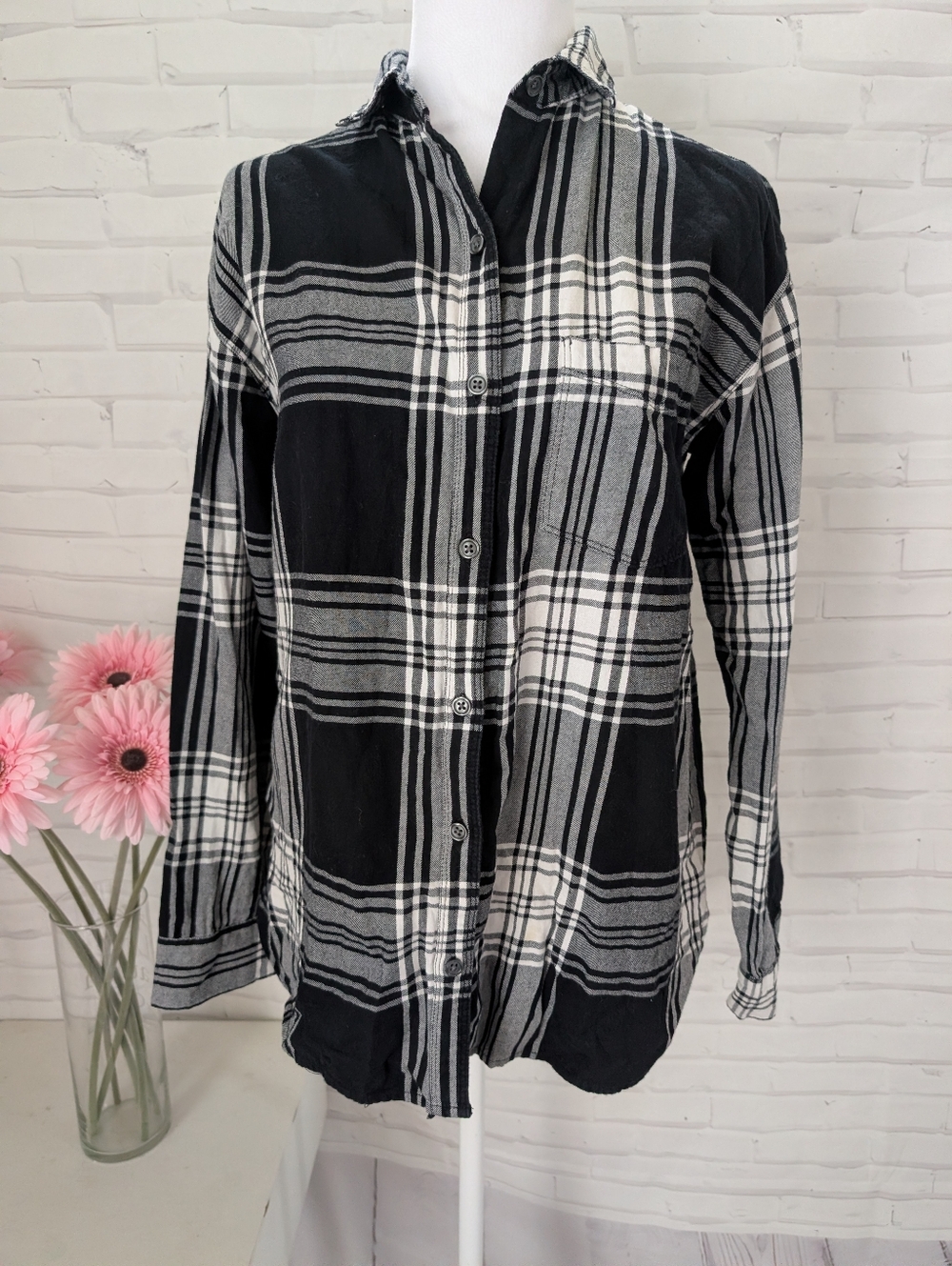 Old Navy Black and White Plaid Button-Down Shirt
